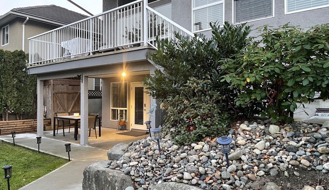 3 Bedroom 2 Baths & Parking Great Vancouver