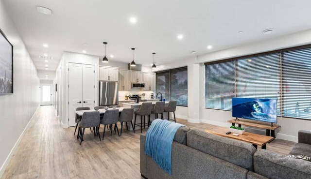 3-bedroom Daily Monthly Rates Available Unit 3