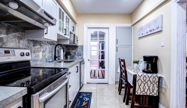 3 bedroom detached house in Toronto (Danforth area)