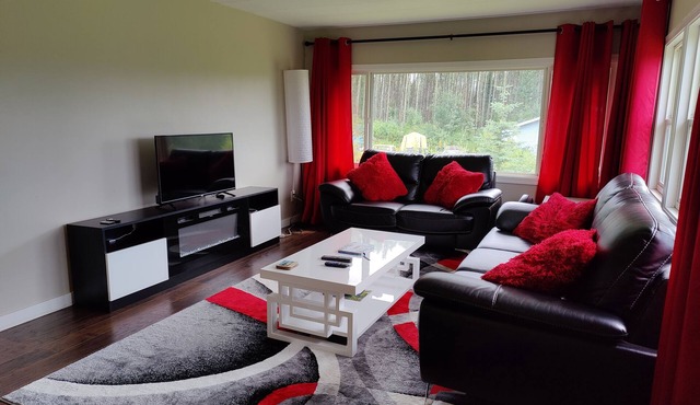 3-bedroom home. Long term discount