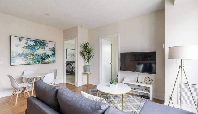 3-bedroom hotel in gorgeous Toronto with AC and comfort