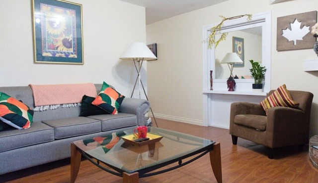 3 BR MAJOR INTERNATIONAL SPORTING EVENT Hub Private Family Friendly in Vibrant Commercial Drive - 8 min away