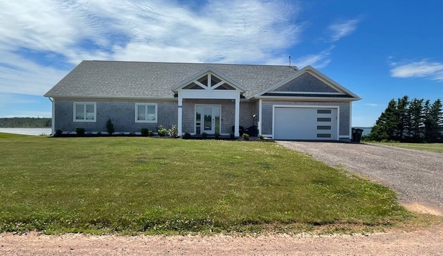 3 BR Waterfront Home | Brackley Bay | Booking 2026 & 2027!
