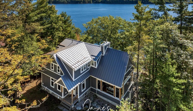 4 bed 4 bath cottage on Lake Rosseau