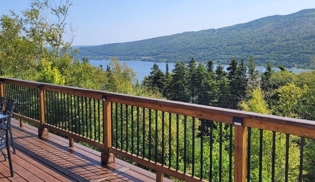 4 Bedroom Lake View Chalet in the Exclusive Humber Valley Resort