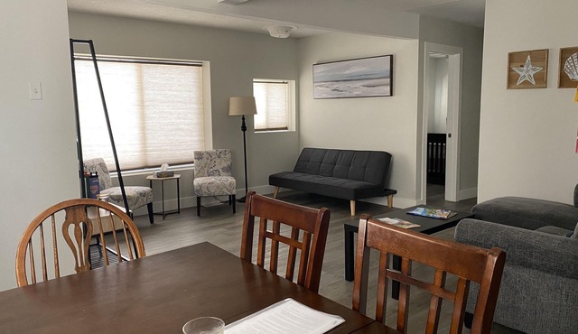 4 bedrooms, sleeps 8 just a short walk to the worlds largest freshwater beach!
