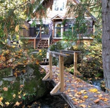 4 Mile Creek Cabin (Creekside)