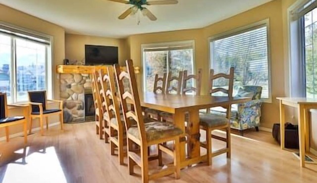 5 BDR Condo/Multiple Patios/Superb Location