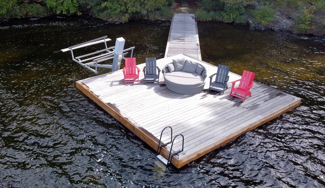 5 bdrm, 3 bath, Lake Muskoka, Guest Cottage! Private! Sunsets!