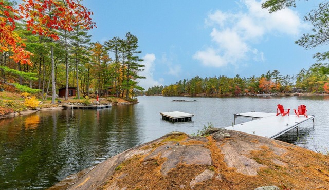 5 BDRM Kasshabog Lake Retreat