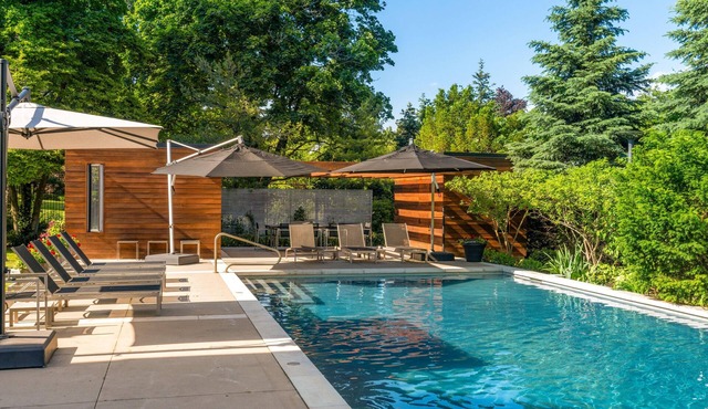 5 bed 6 bath Estate Home in Paris Ontario with a pool, gym and solarium!