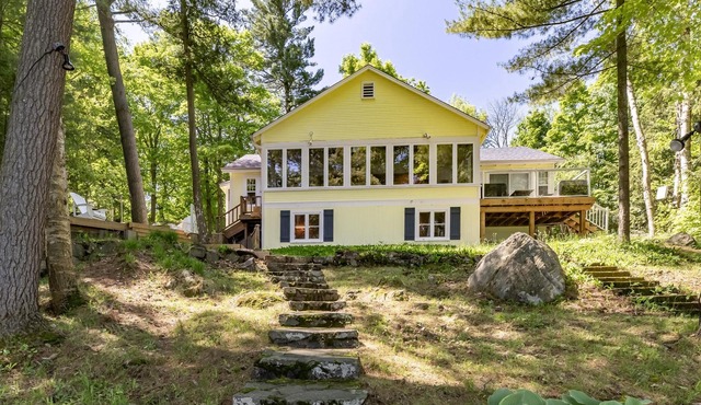 5 Bed Cottage & 2 Bunkies! Boathouse Rooftop Deck with Sunsets!