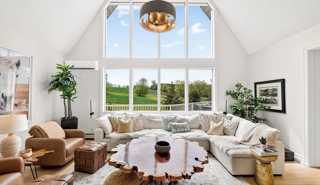 5BR Private Luxury Estate w/Pool, Hot Tub & Views