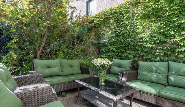6 Bdrm + 5 Bthrm Heritage Home - Ideal for Students and Young Professionals