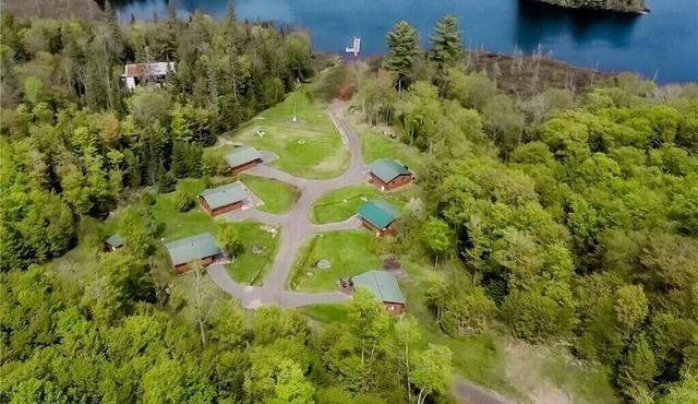 6 Cabins - Lakefront - 4 Season
