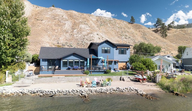 80ft of private beach, lakefront with mountain views right on Skaha Lake!