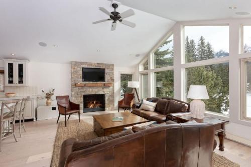 8166 Nicklaus North