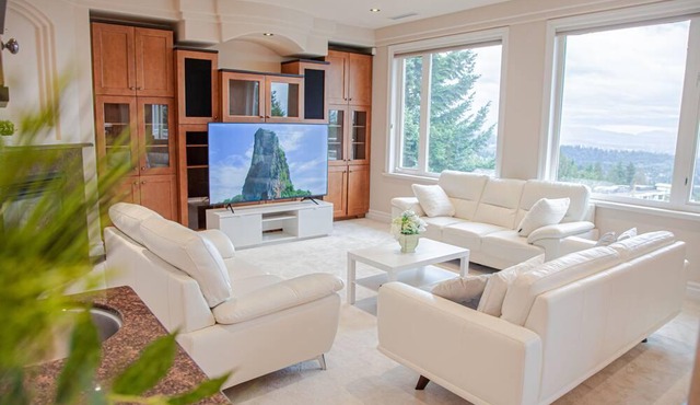 9000sf indoor pool, hot tub, sauna