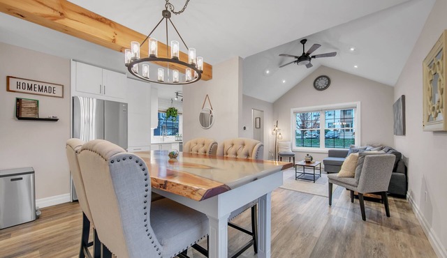 A bright & chic 2 bedroom urban apartment