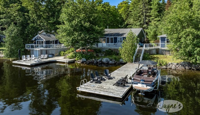 A Family Affair! Unique 3 cottage property on Lake Muskoka!