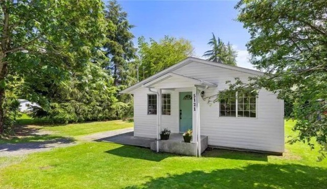 A Hidden Gem w/ Mountain Views & Private Garden!