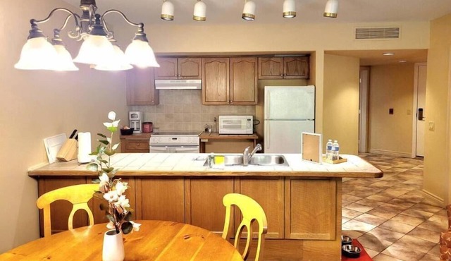 A lovely two-bedroom condo in Carriage Hills sleeps 8 persons