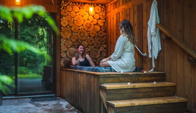 A Retreat -Romantic,Private Hot Tub,Riverside,Forest, Private,Quiet, not a hotel