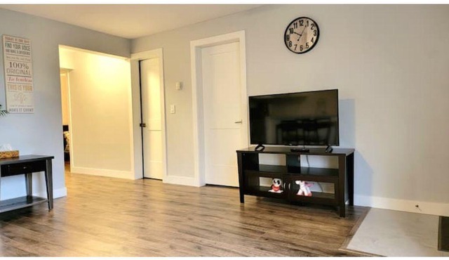 Adorable 2-bedroom basement suite