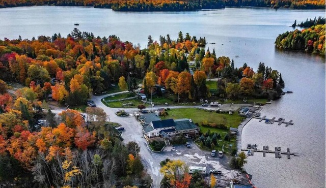 Ahmic Lake Resort