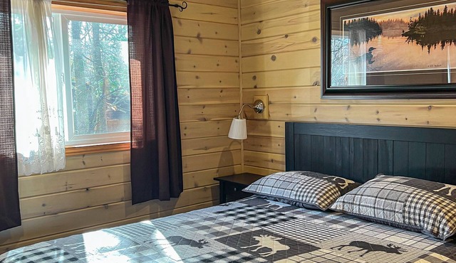 Ahmic Lake Resort's 3-Bedroom Cottage (Black Bear Cottage)
