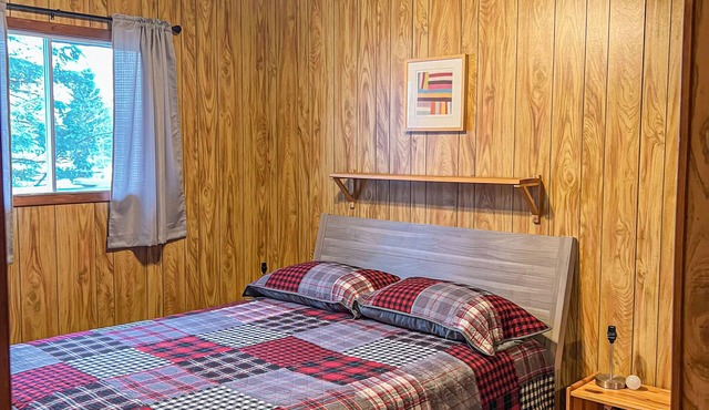 Ahmic Lake Resort's 3-Bedroom Cottage (Red Fox Cottage)