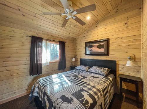 Ahmic Lake Resorts Black Bear Cottage