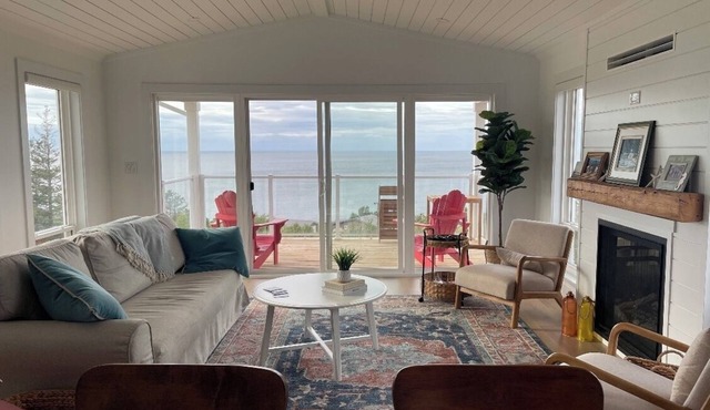 Arisaig Seaview Cottage with panoramic views of Northumberland Strait