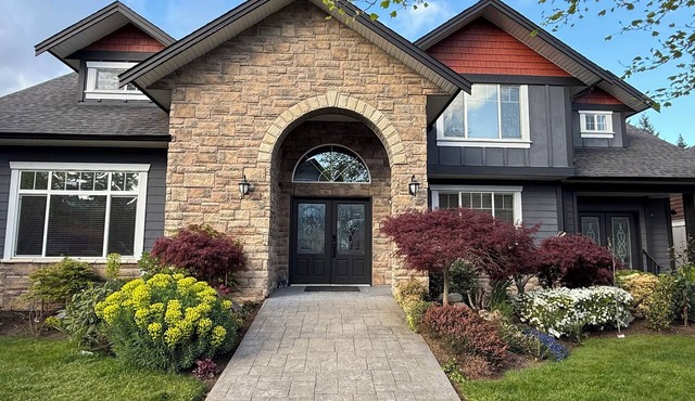 Around 850sqft cozy home with parking lots at Bear Mountain, Victoria