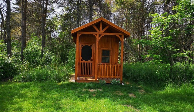 Atwood Glamping Bunkie, Hepworth, 3 Wooded Acres