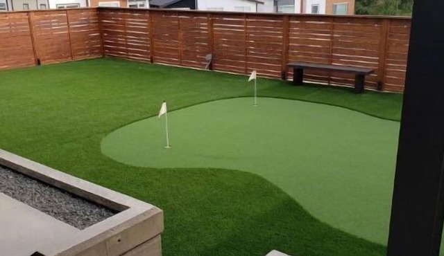 Bachelor's Green Oasis: With Putting Green