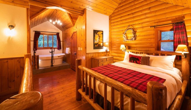 Baker Creek | Superior Jacuzzi Suite