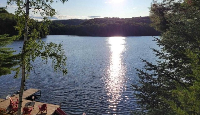 Bancroft Lakefront Cottage with Breathtaking Sunsets!