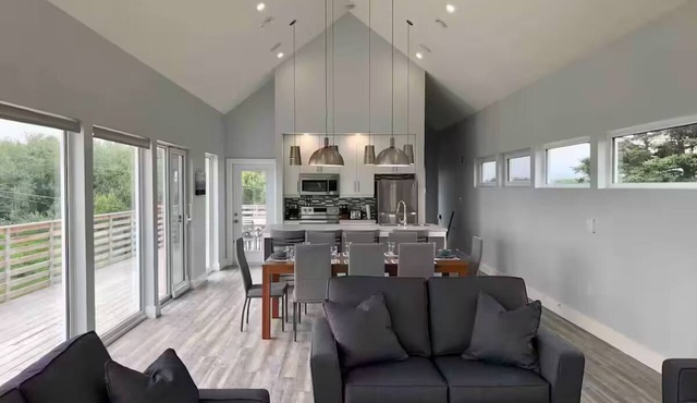 Banks Rd Modern Oceanside Oasis
