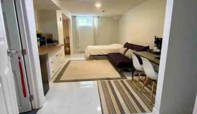 Basement studio with an attached private bathroom and parking. in Gatineau