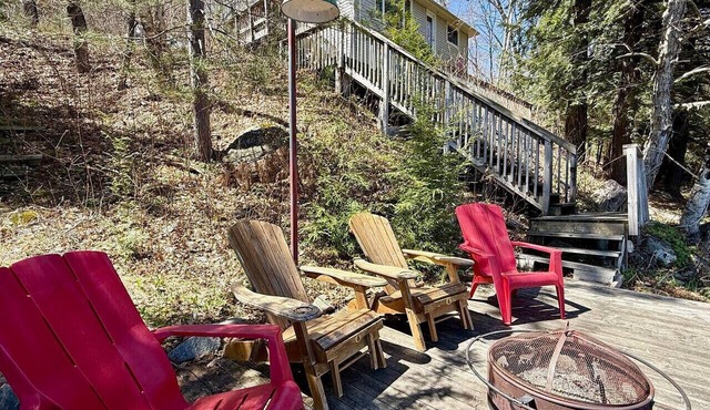 Bayside Retreat: Cozy Cottage w Stunning Lake View