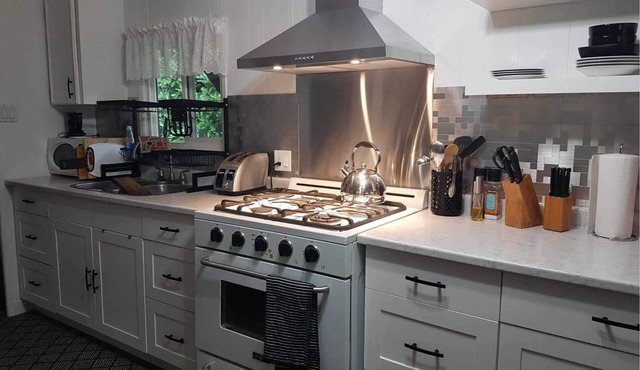 Bayview mobile, brightly renovated , ocean view, close to amenities .