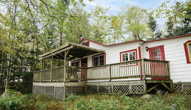 Beach Cottage - Yellow Birches - Hubbards Beach