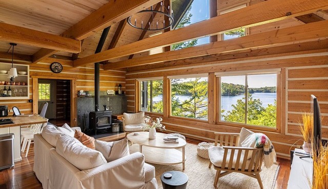 Beach, Hot Tub, Firepit, Canoe, Dock, Games Room