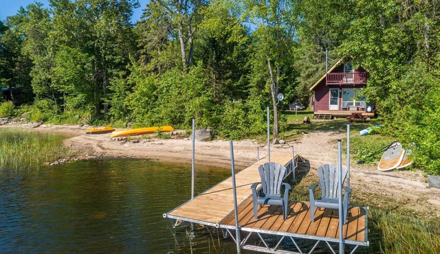 Beachfront cottage on the Ottawa River