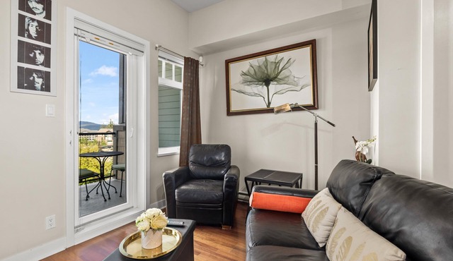 Bear Mountain 1bed Condo, Parking, Mountain View!