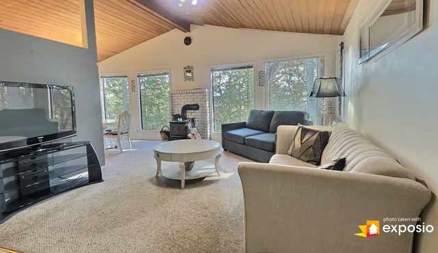 Beautiful 3 Bedroom Cabin in Nature