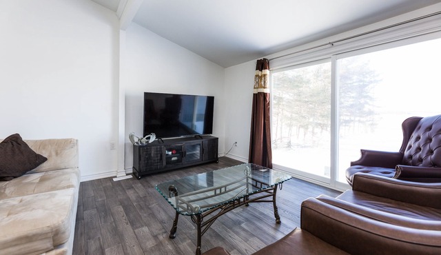 Beautiful 3 bedroom cottage located in Mono