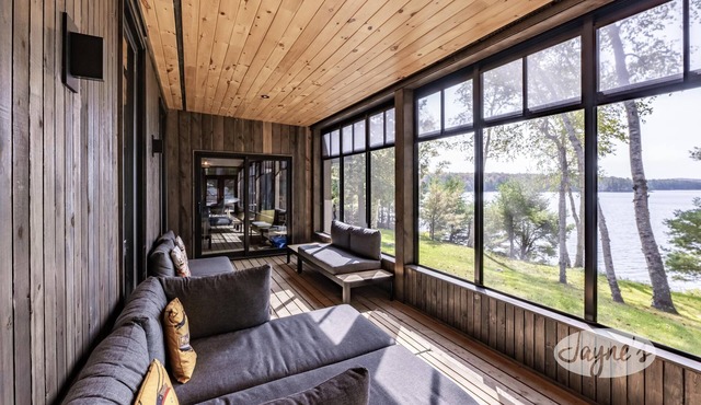 Beautiful 4 bed 3 bath cottage on Lake of Bays!