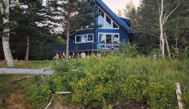 Beautiful 4 Bedroom Oceanfront Cottage on the Bay of Fundy on Campobello Island